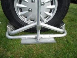 Milenco Aluminium Cale Roue -Magasin Obelink 233283 233283 images other pop milenco leveller2 2 ecommerce