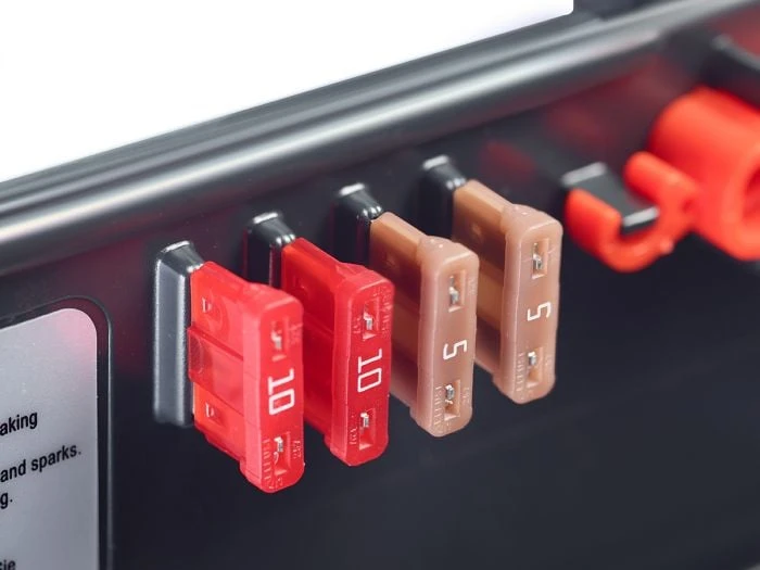 Dometic SMP301-07 alimentation commutable Dometic SMP301-07 Alimentation Commutable -Magasin Obelink 470133 470133 images other dometicomvormer1 1 ecommerce