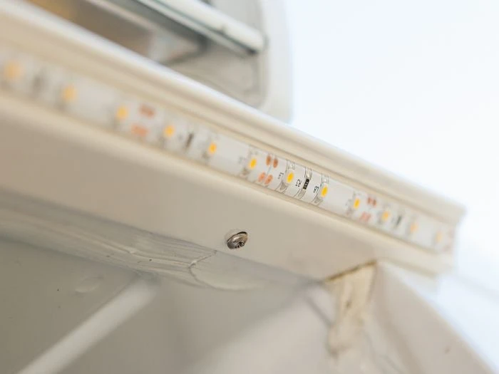 Dometic Raintec RT100 gouttière lumineuse Dometic Raintec RT100 Gouttière Lumineuse -Magasin Obelink dometic raintec rt100 regengoot2 ecommerce ed3c