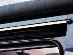 Dometic Raintec RT100 Gouttière Lumineuse 4 Dometic Raintec RT100 Gouttière Lumineuse -Magasin Obelink dometic raintec rt100 regengoot3 ecommerce 5946